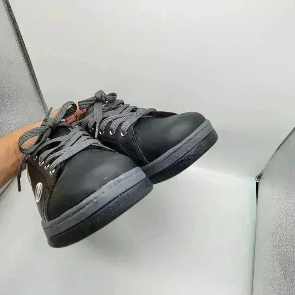 Cool! Heelys Star Wars Mandalorian Black Skater Shoe Sneakers Size 4 Yth - Picture 10 of 12